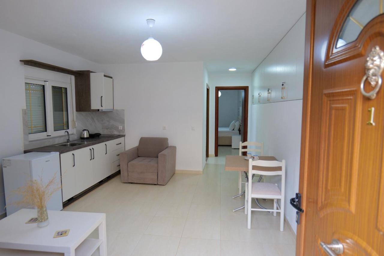 Pink Holiday Sarande Exterior photo
