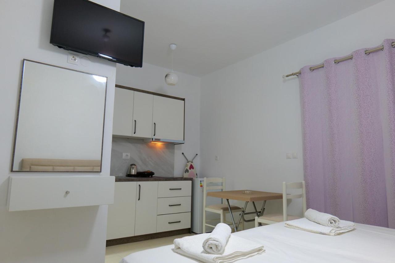Pink Holiday Sarande Exterior photo